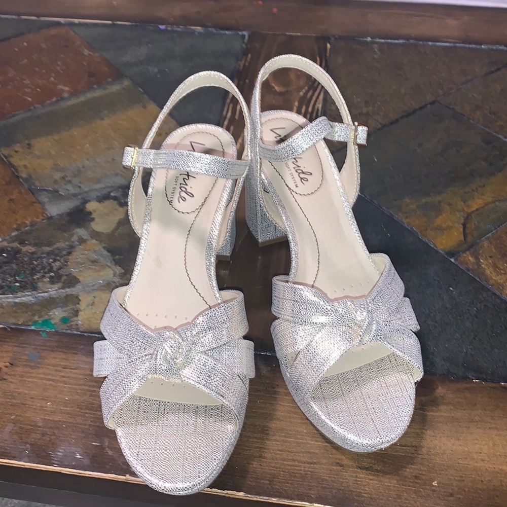 Life Stride Soft System Heels. ✨